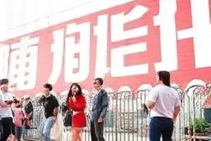 周三下午的三次改稿里的稿纸与修改痕迹